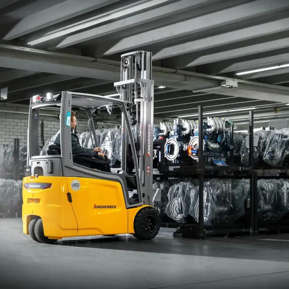Carrello elevatore EFG 213 220 (1)