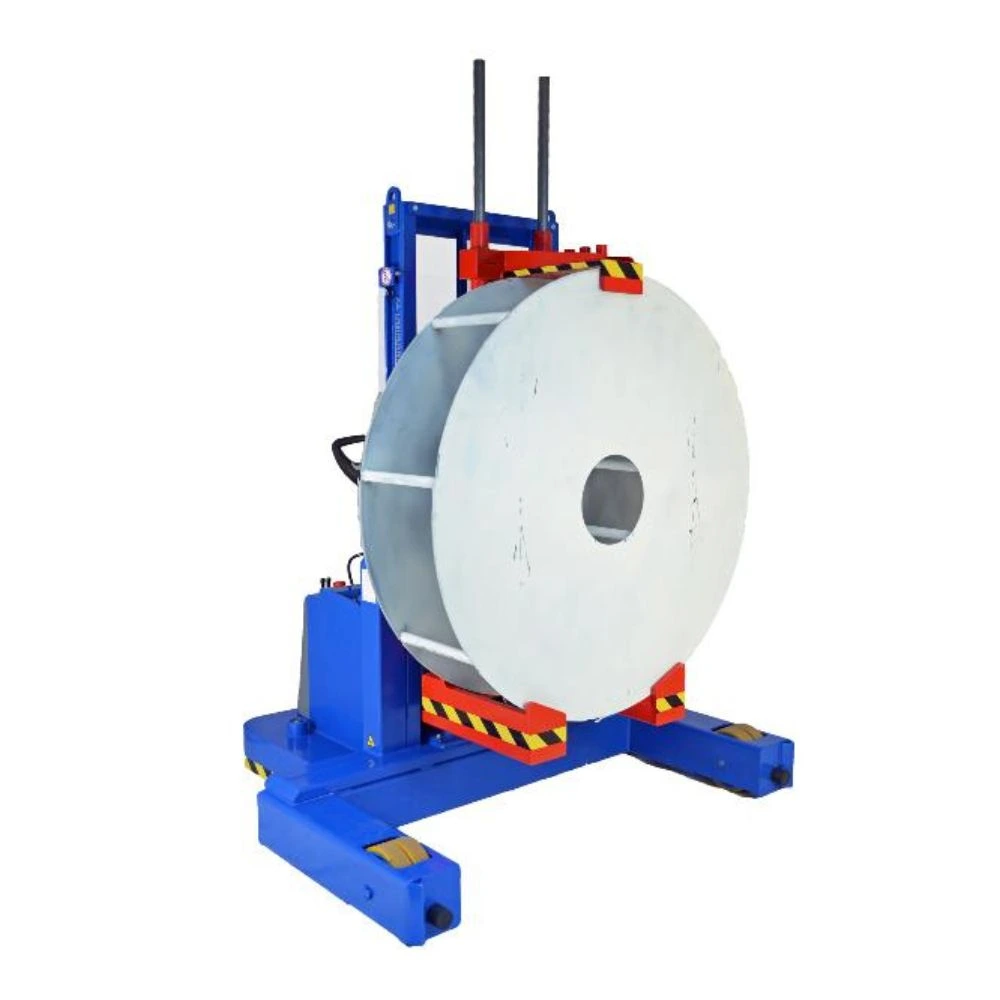 Carrello e ribaltatrice per movimentazione coils