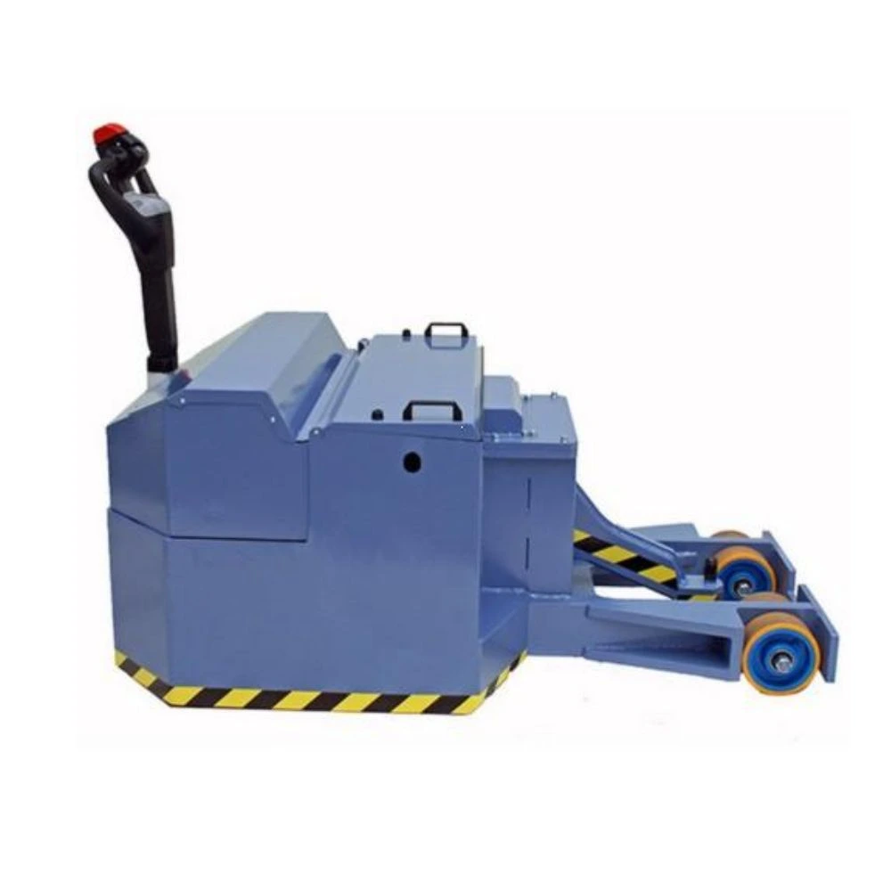 Trainatore elettrico industriale compatto per movimentazione carrelli