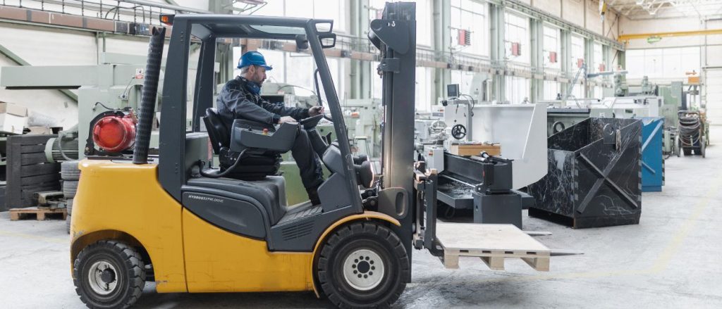 Carrelli elevatori e scaffalature scelte intelligenti per l ottimizzazione del magazzino