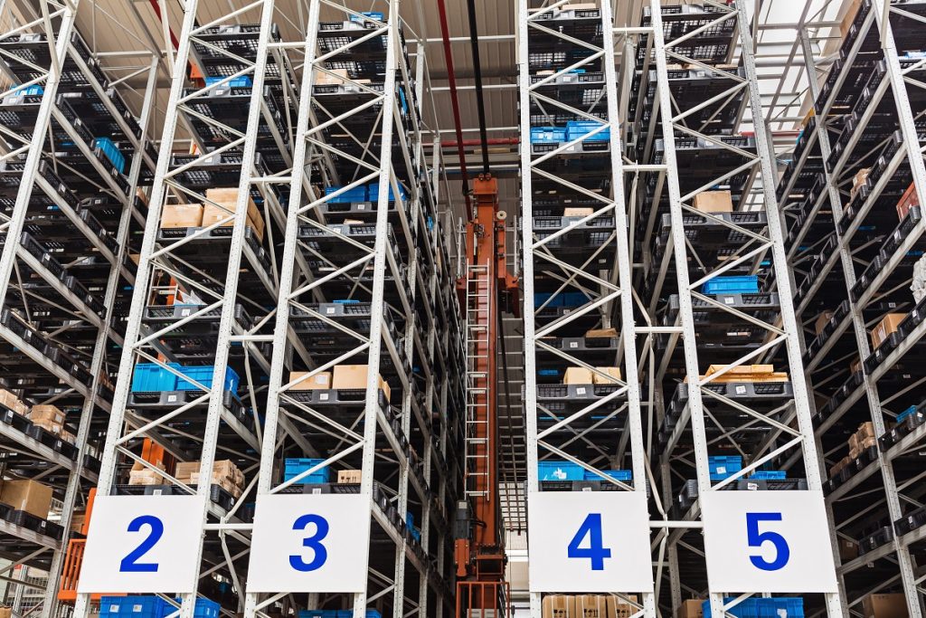 Magazzino verticale automatico i benefici per l’industria siderurgica