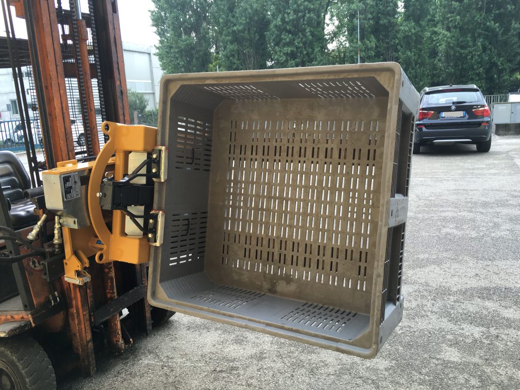 Noleggio carrello con ribalta cassoni (2)