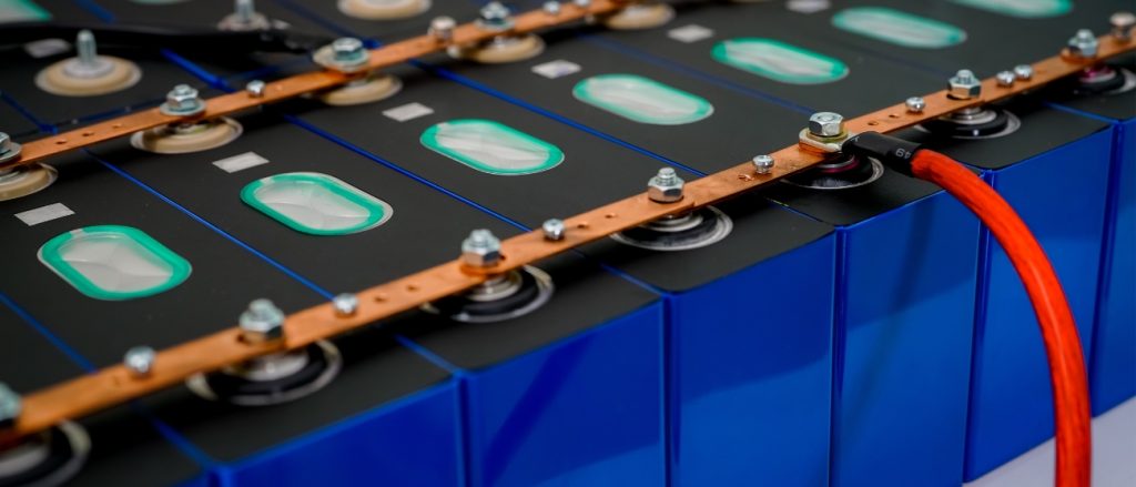 Batterie agli ioni di litio quali sono i vantaggi per il tuo carrello elevatore